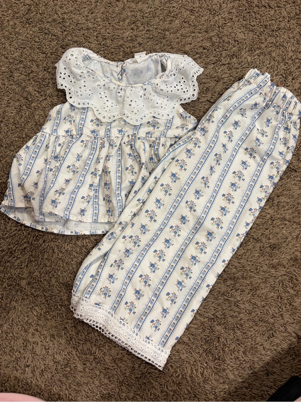 SHEIN White and Blue Floral Eyelet Two-Piece Set for Girls